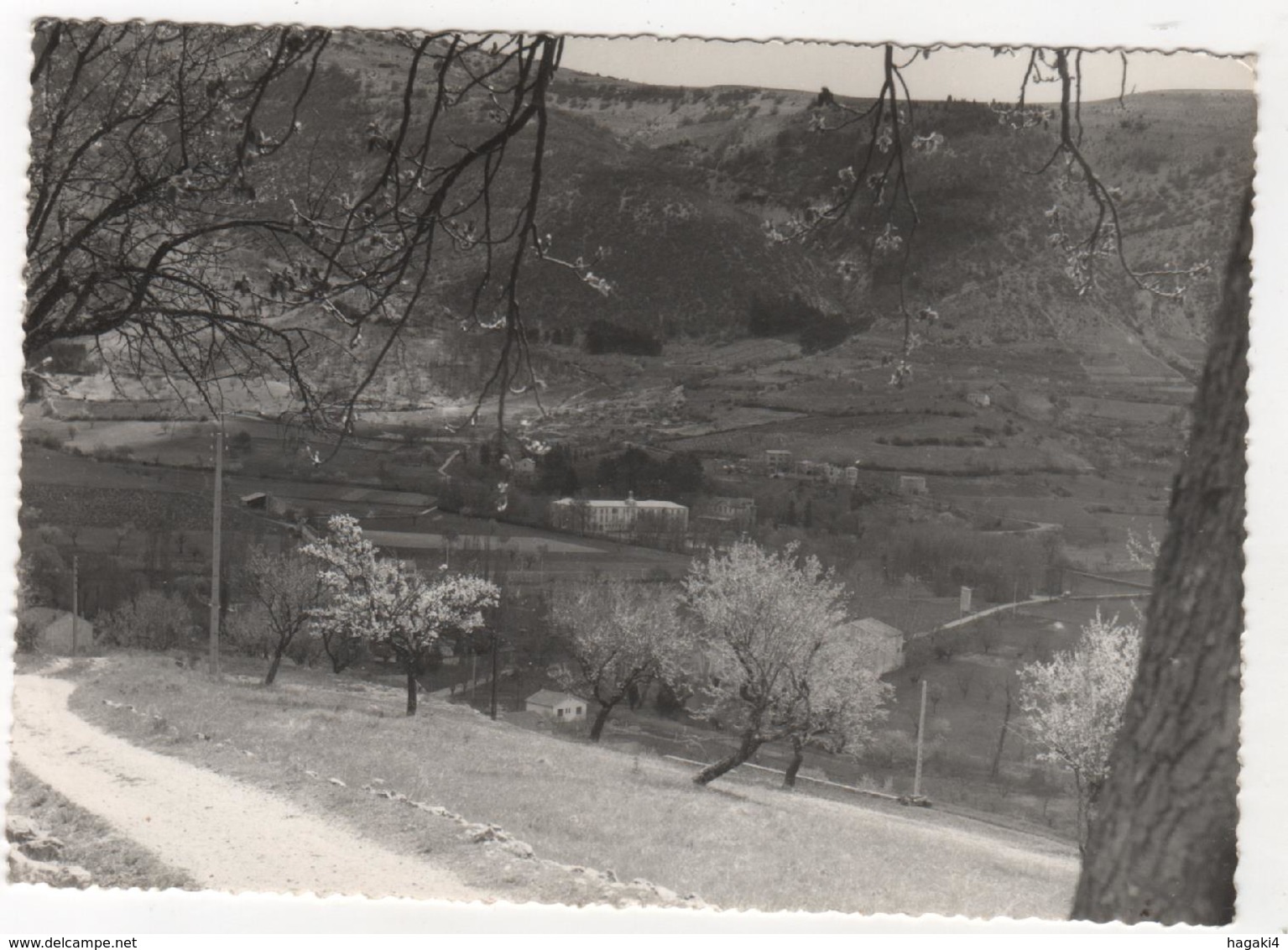 CPSM 26 : MONTBRUN-les-BAINS - Vue Sur Le Centre Thermal - Provence Touristique - Ed. Noppen - - Autres & Non Classés