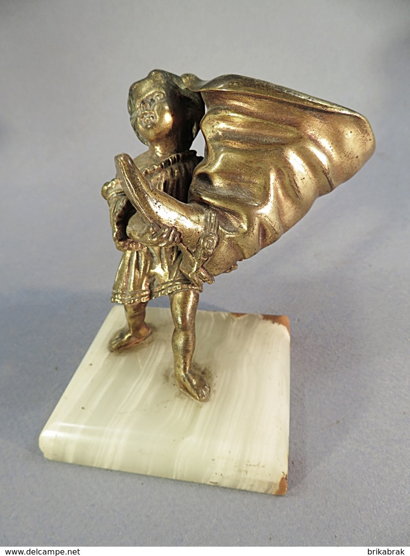 + STATUETTE EN BRONZE ENFANT A LA BOTTE + Statue Bottier Chaussure Sculpture - Bronzen