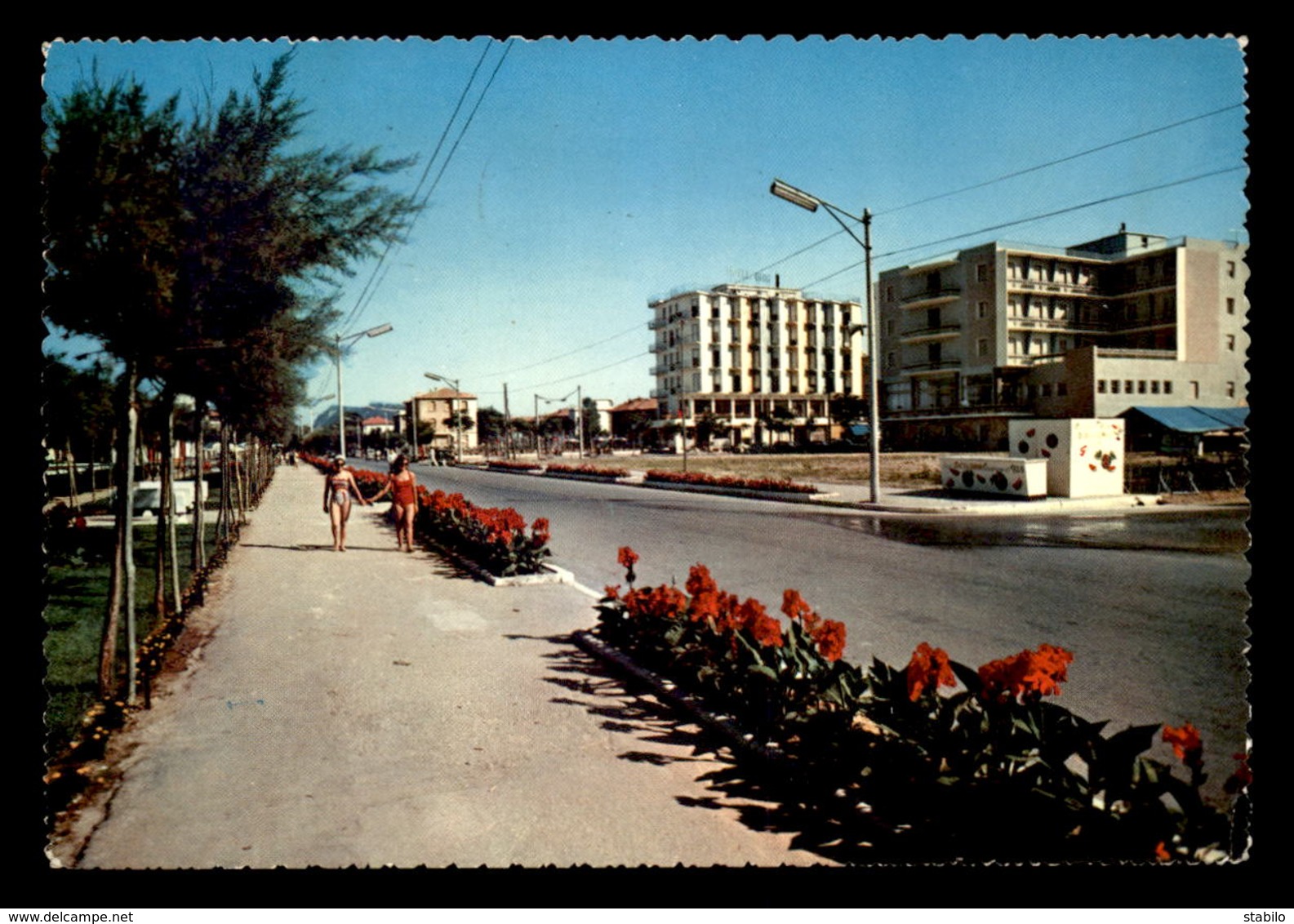 ITALIE - PESARO - LUNGOMARE E ALBERGHI - Pesaro