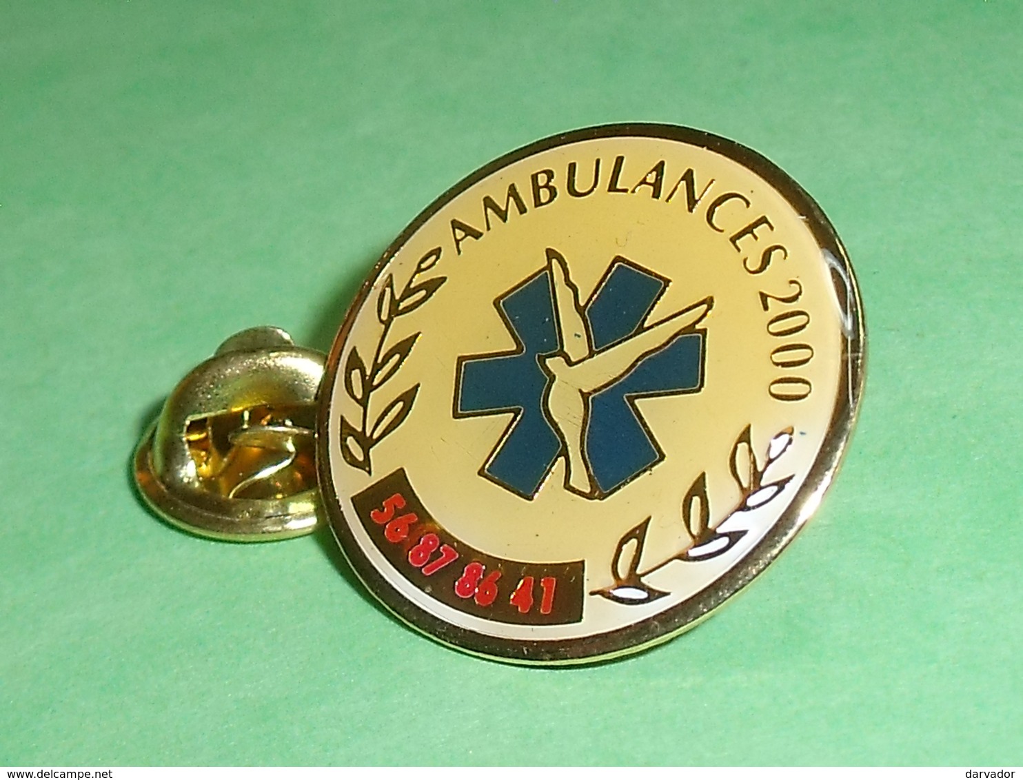 Pin's / Médical : Ambulances 2000   TB2CC - Geneeskunde