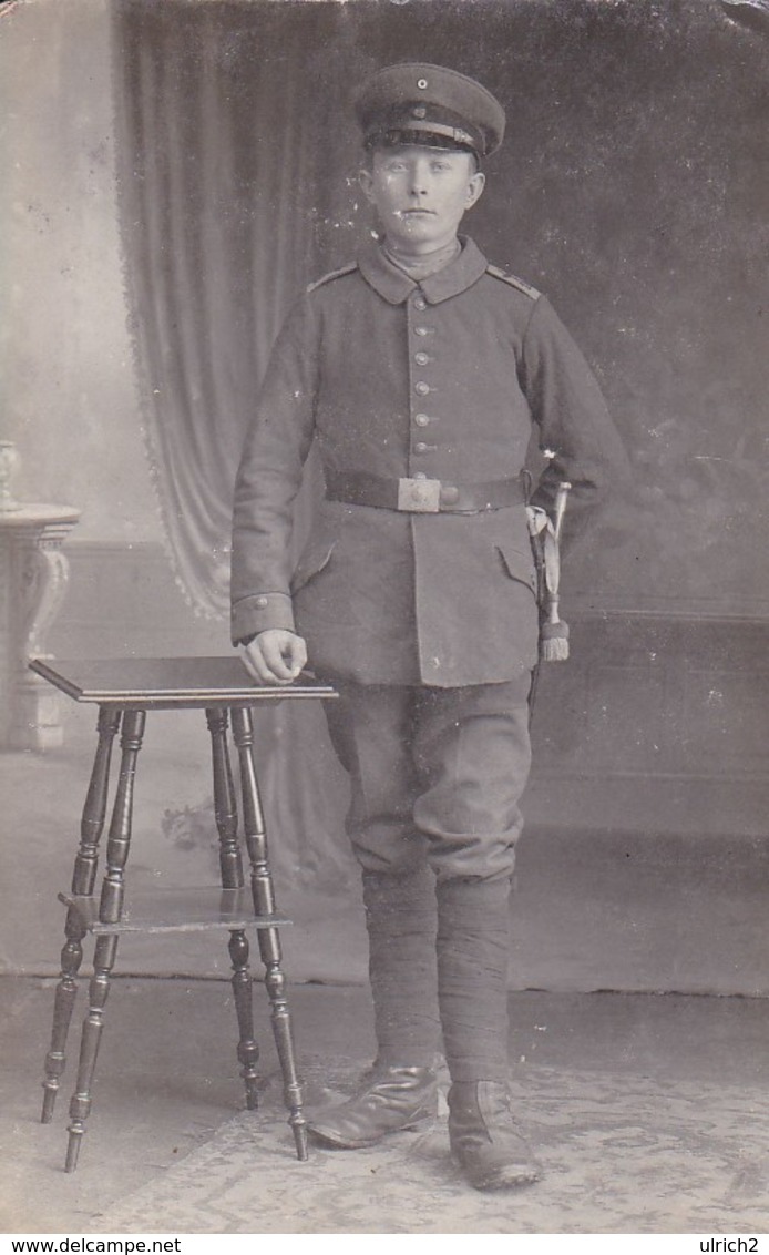 AK Foto Deutscher Soldat Mit Bajonett - 1. WK  (45391) - Weltkrieg 1914-18