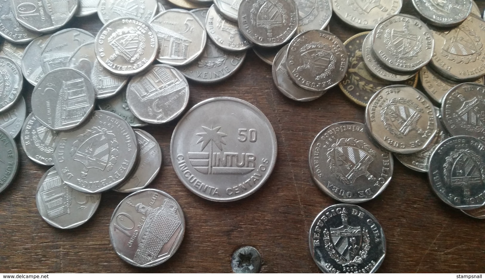 Bulk lot of 223 MIXED CUBA COINS Dates UNCHECKED. Weight - 988 grams. Lot No 1