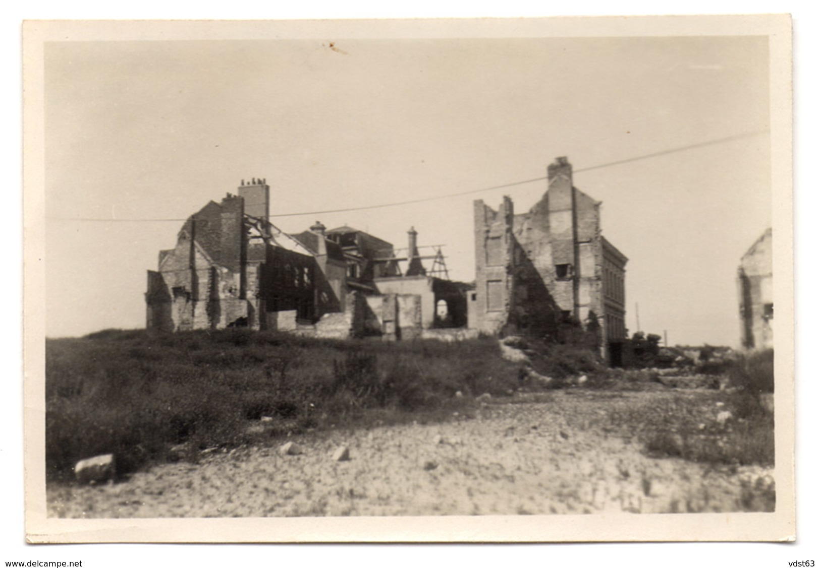 CALAIS 1945 Ruines Immeubles RUE DE LA POISSONNERIE Destructions Guerre Libération - Photo Ruine - Guerre, Militaire