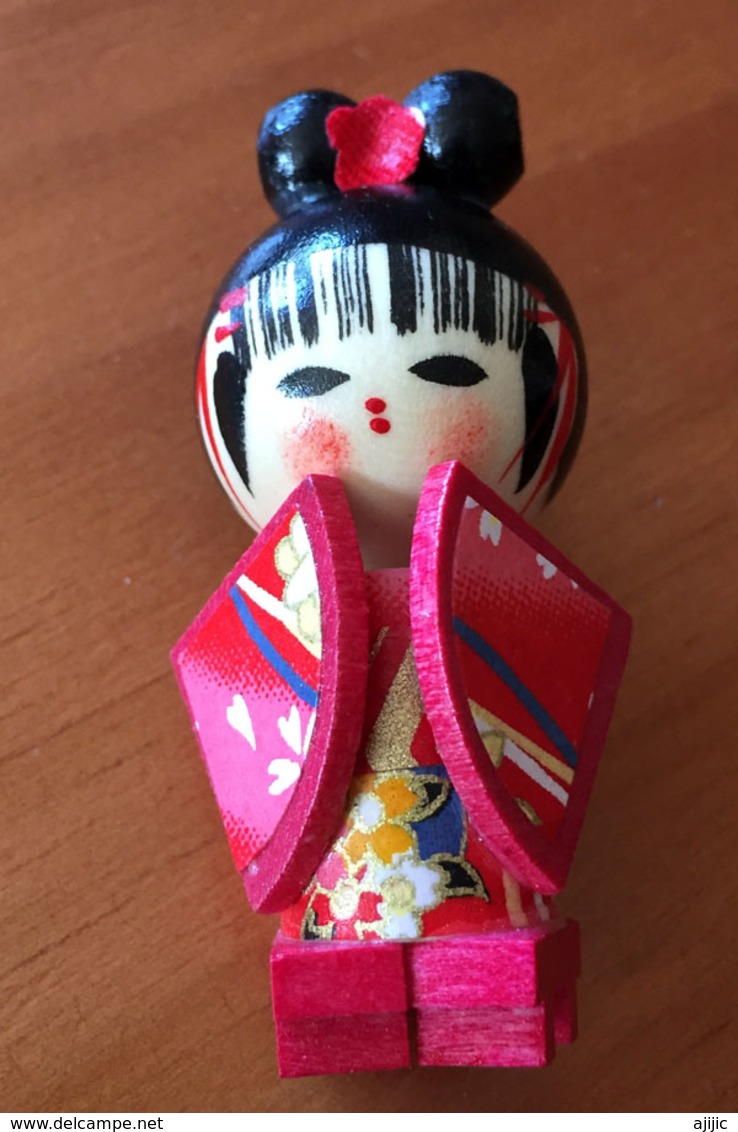 Japanese Geisha/Kimono In WOOD.  2 Photos - Personaggi