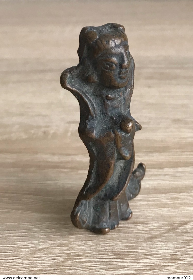 Insolite Statuette Figurine En Bronze - Ancien Gandhara - 200/300 AD - Aziatische Kunst