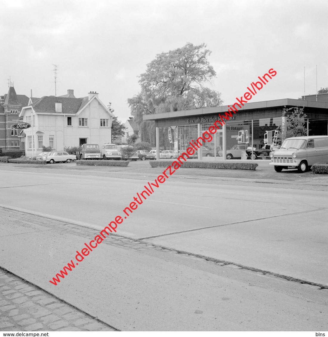 Etn A. A Van Den Poel Ford Garage In Juli 1966 - Photo 15x15cm - Automobiles