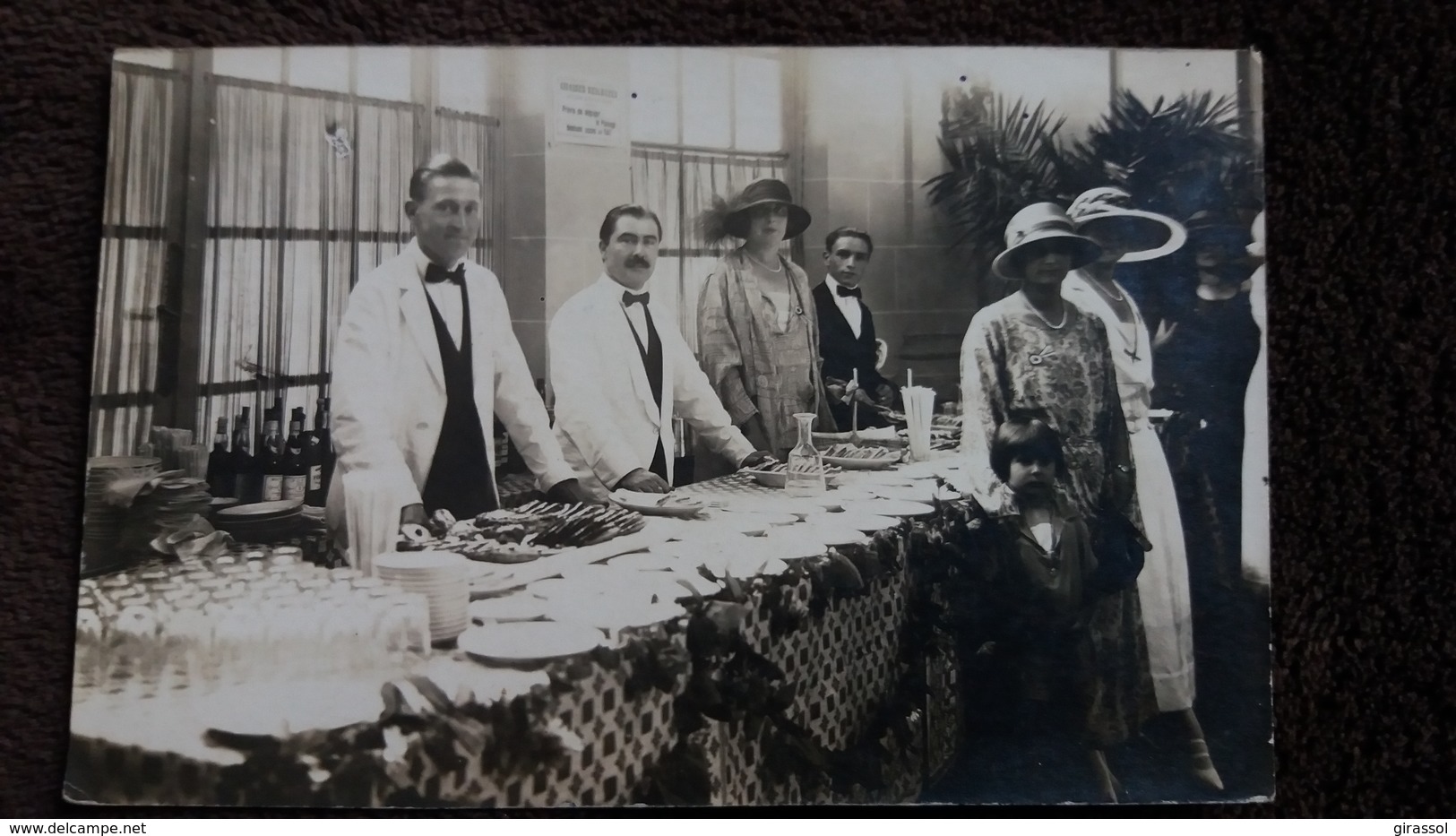 CPA PHOTO HOULGATE CALVADOS BAR DU CASINO GALA 1922 ANIMATION GROS PLAN BUFFET ELEGANTES - Houlgate