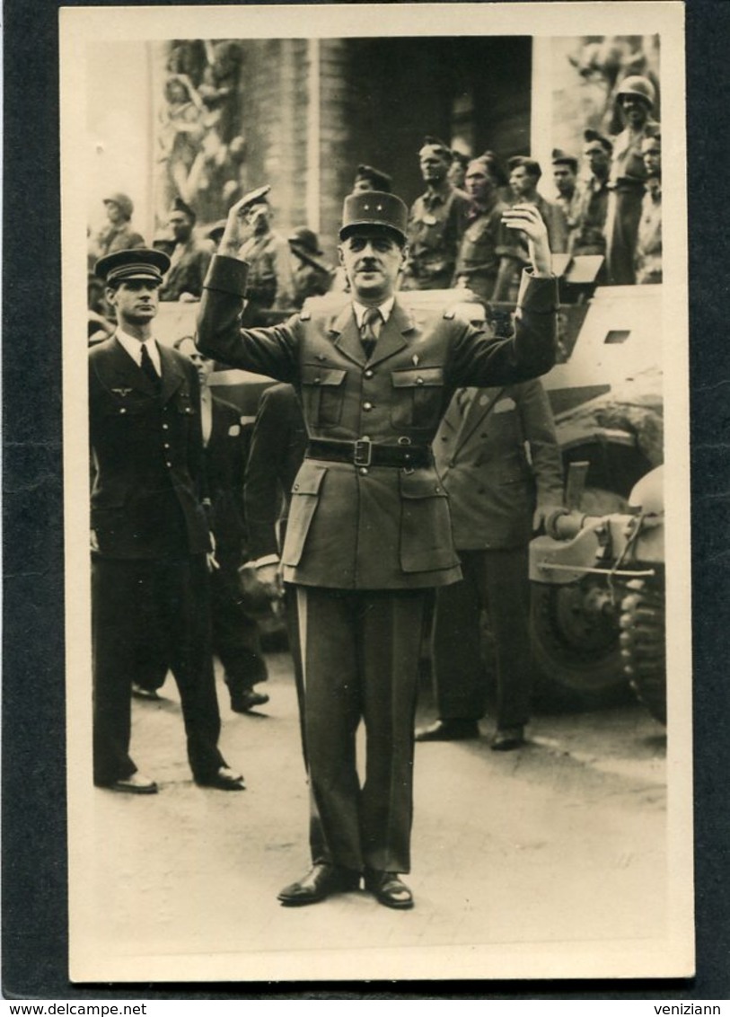 CPA - LIBERATION DE PARIS - Le Général De Gaulle Place De L'Etoile - Guerre 1939-45