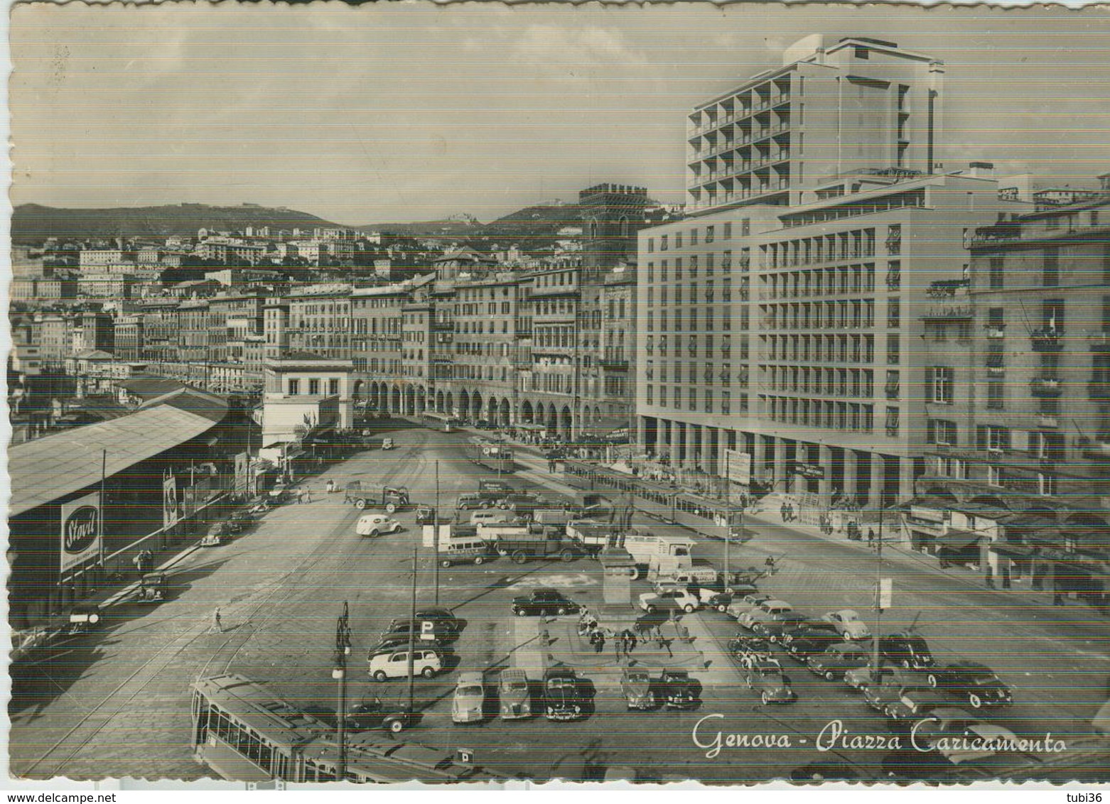 GENOVA - PIAZZA CARICAMENTO - B/N - ANIMATA, AUTO D'EPOCA , 1955,VIAGGIATA,TIMBRO POSTE GENOVA-FERRARA-RR - Genova