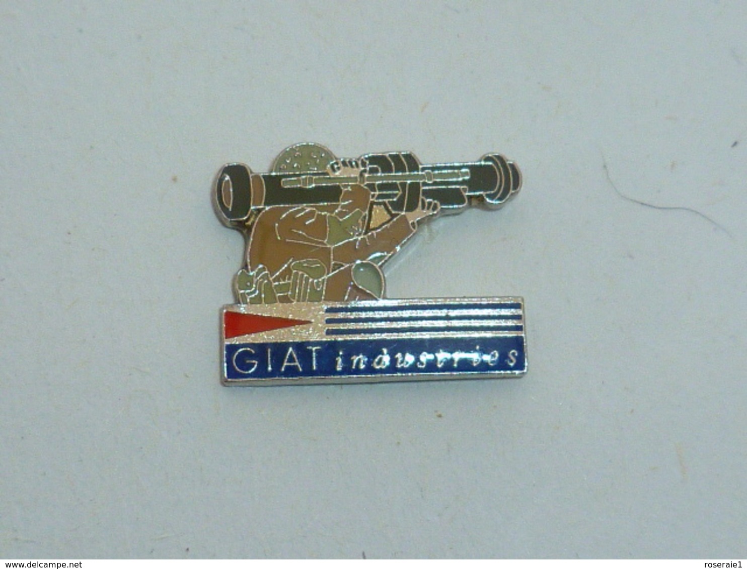 Pin's GIAT INDUSTRIE, LRAC A - Armee