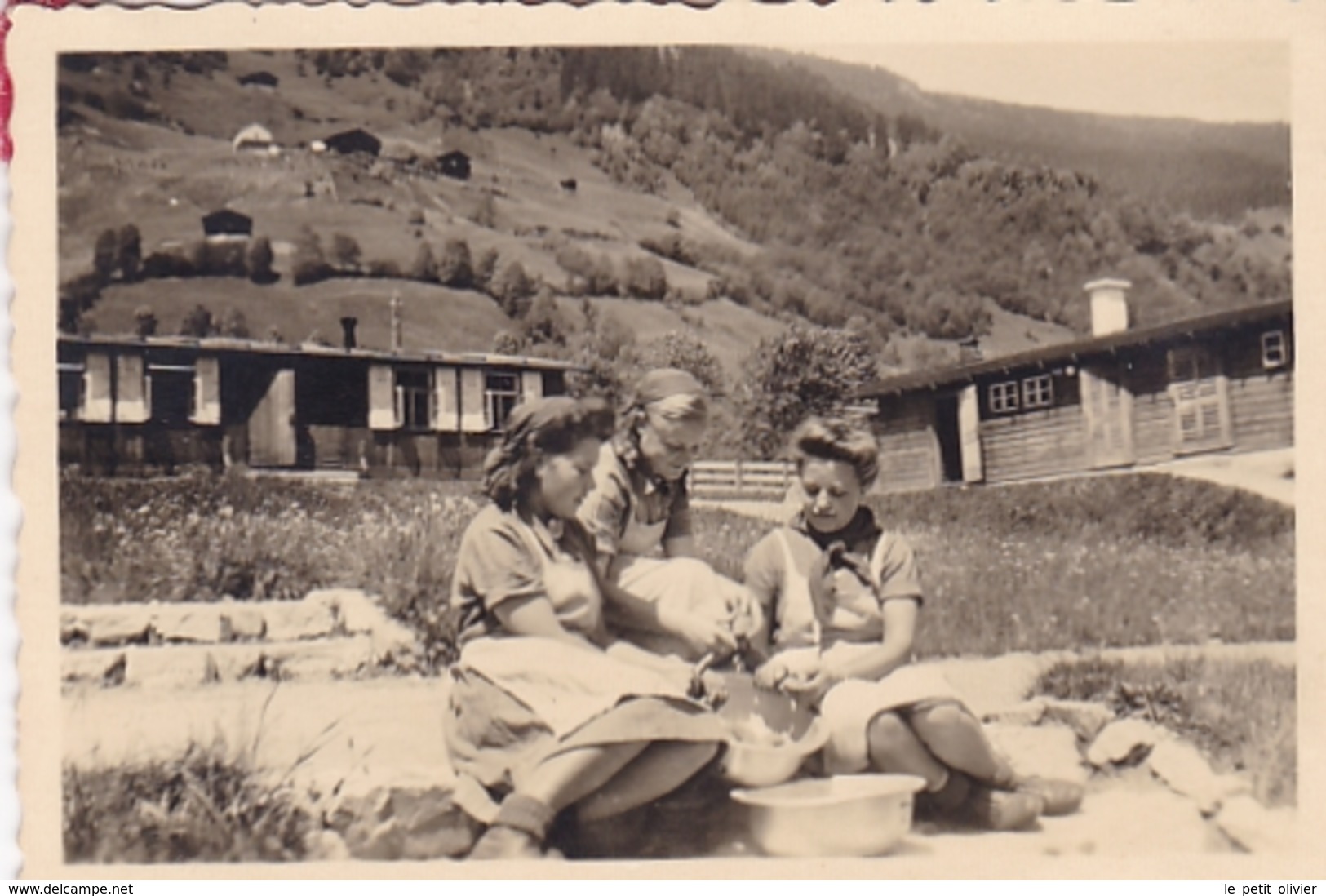 PHOTO ORIGINALE 39 / 45 WW2 WEHRMACHT ALLEMAGNE GERBACH JEUNE FILLE AU SERVICE MILITAIRE /Bund Deutscher Mädel - Guerra, Militari