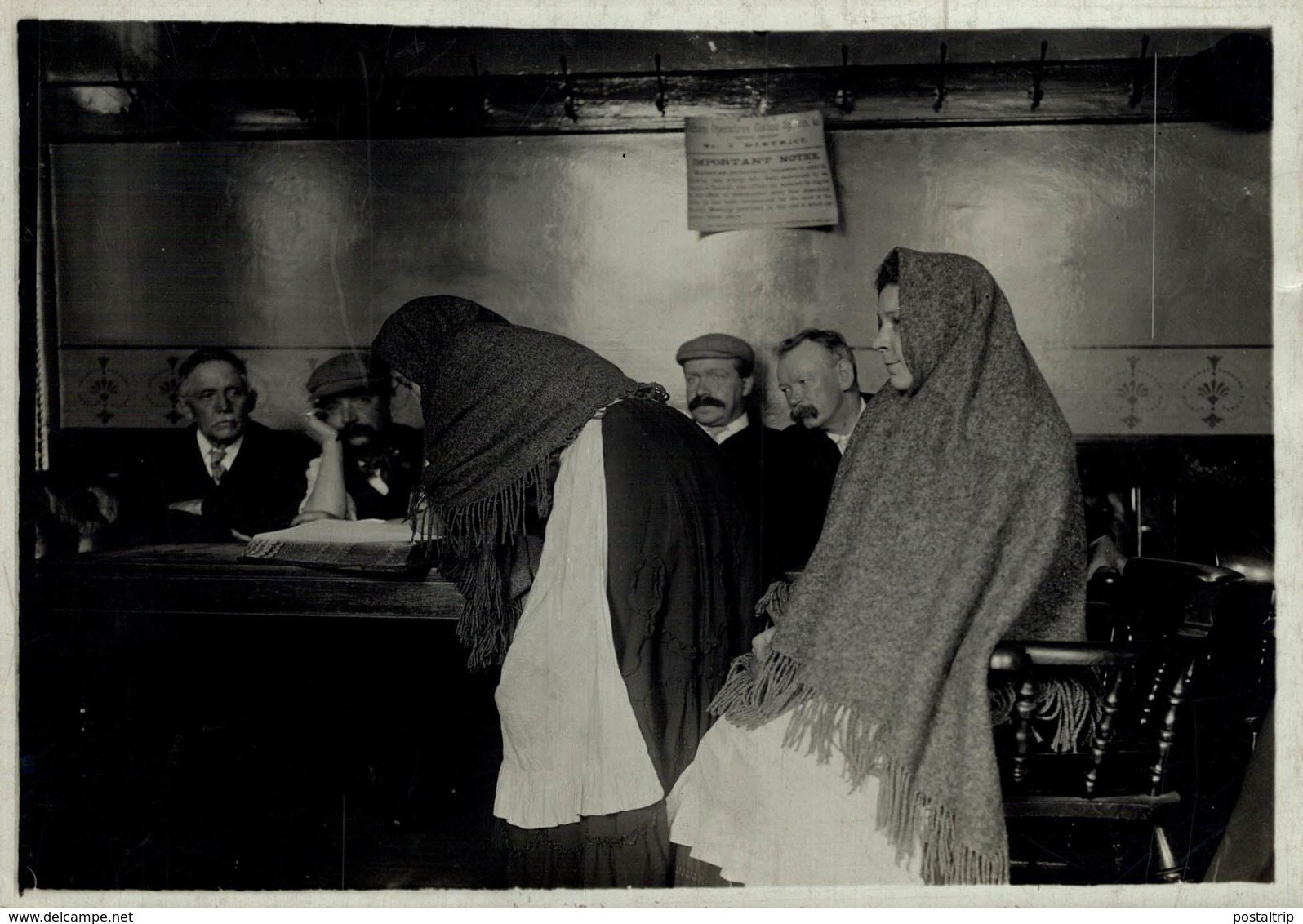 LANCASHIRE MILL HANDS SIGNING REGISTER FOR STRIKE PAY  16*12CM Fonds Victor FORBIN 1864-1947 - Profesiones