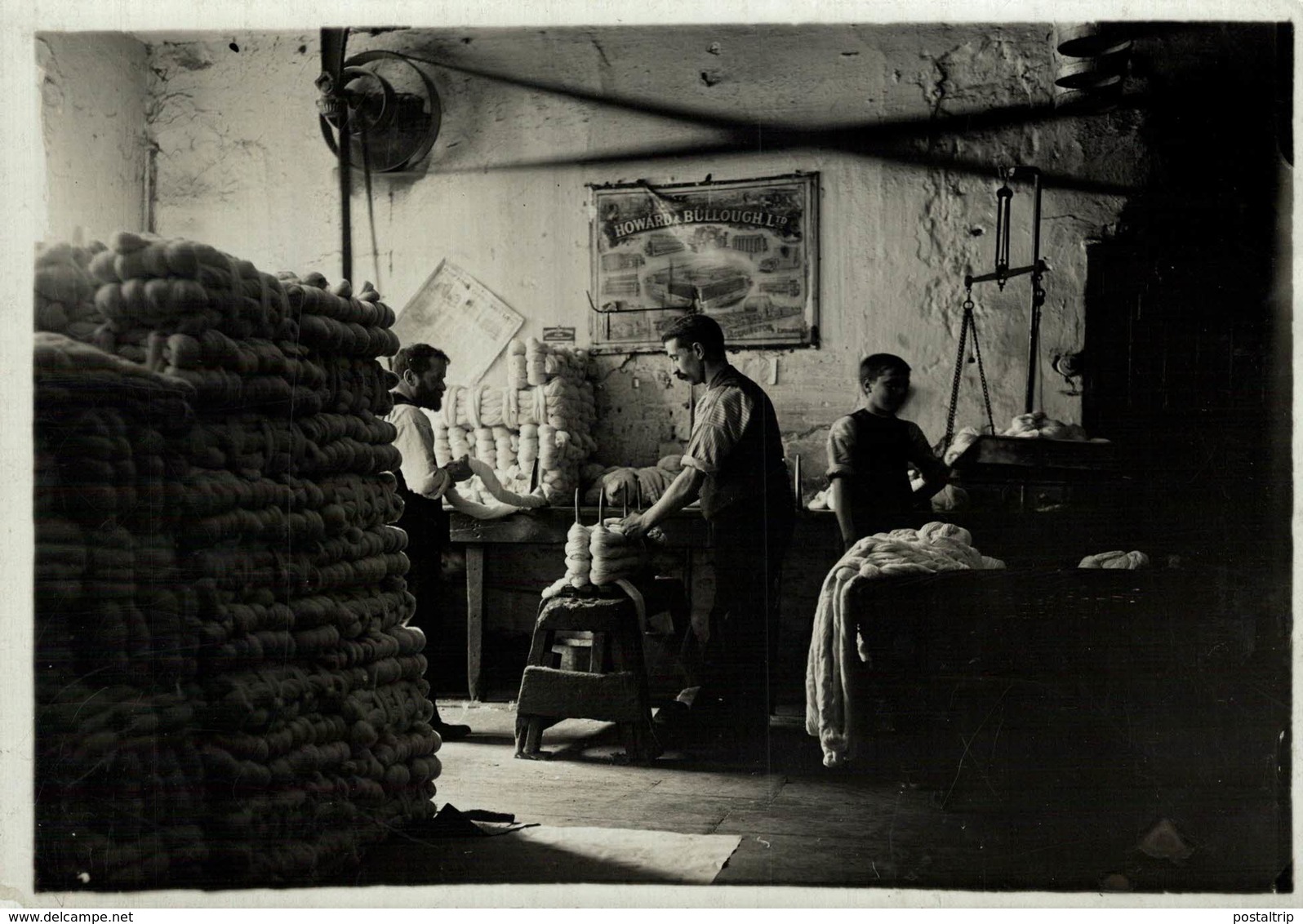 LANCASHIRE MILL THE COTTON LOCKOUT MAKING UP THE COTTON IN BUNDLES MARKET  16*12CM Fonds Victor FORBIN 1864-1947 - Profesiones