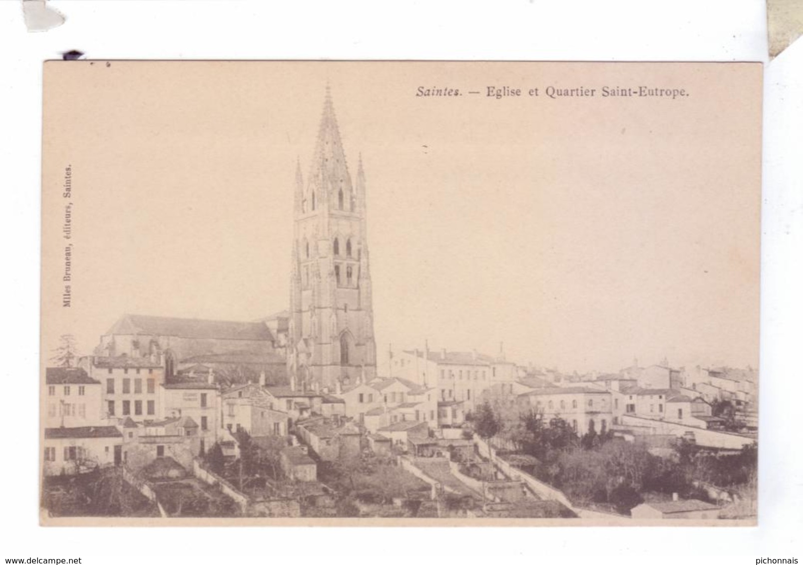 17 SAINTES Eglise Et Quartier Saint Eutrope - Saintes