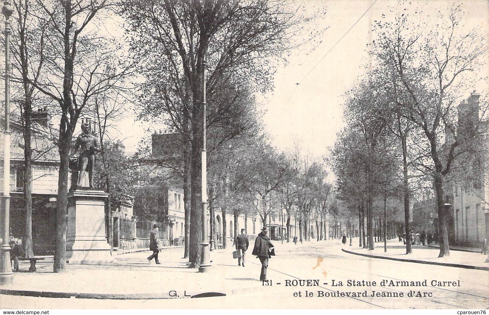 C P A 76 Seine Maritime Rouen La Statue D'Armand Carrel Et Le Boulevard Jeanne D'Arc Carte Animée - Rouen