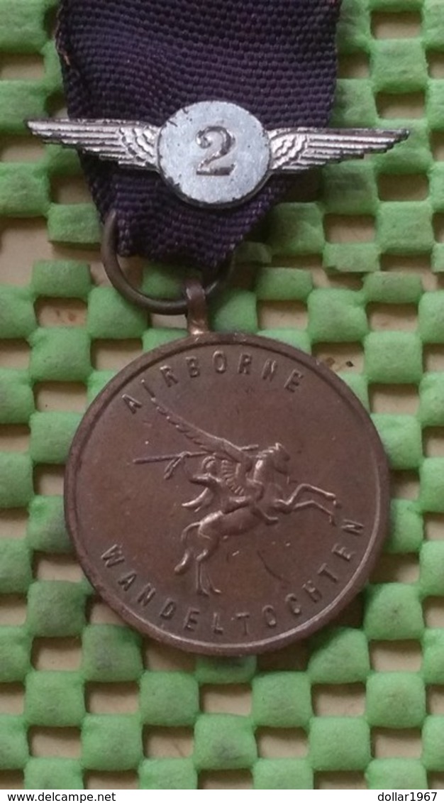 Medaille :Netherlands  -  Airborne Wandeltocht + 2 - Renkum  / Vintage Medal - Walking Association - Altri & Non Classificati