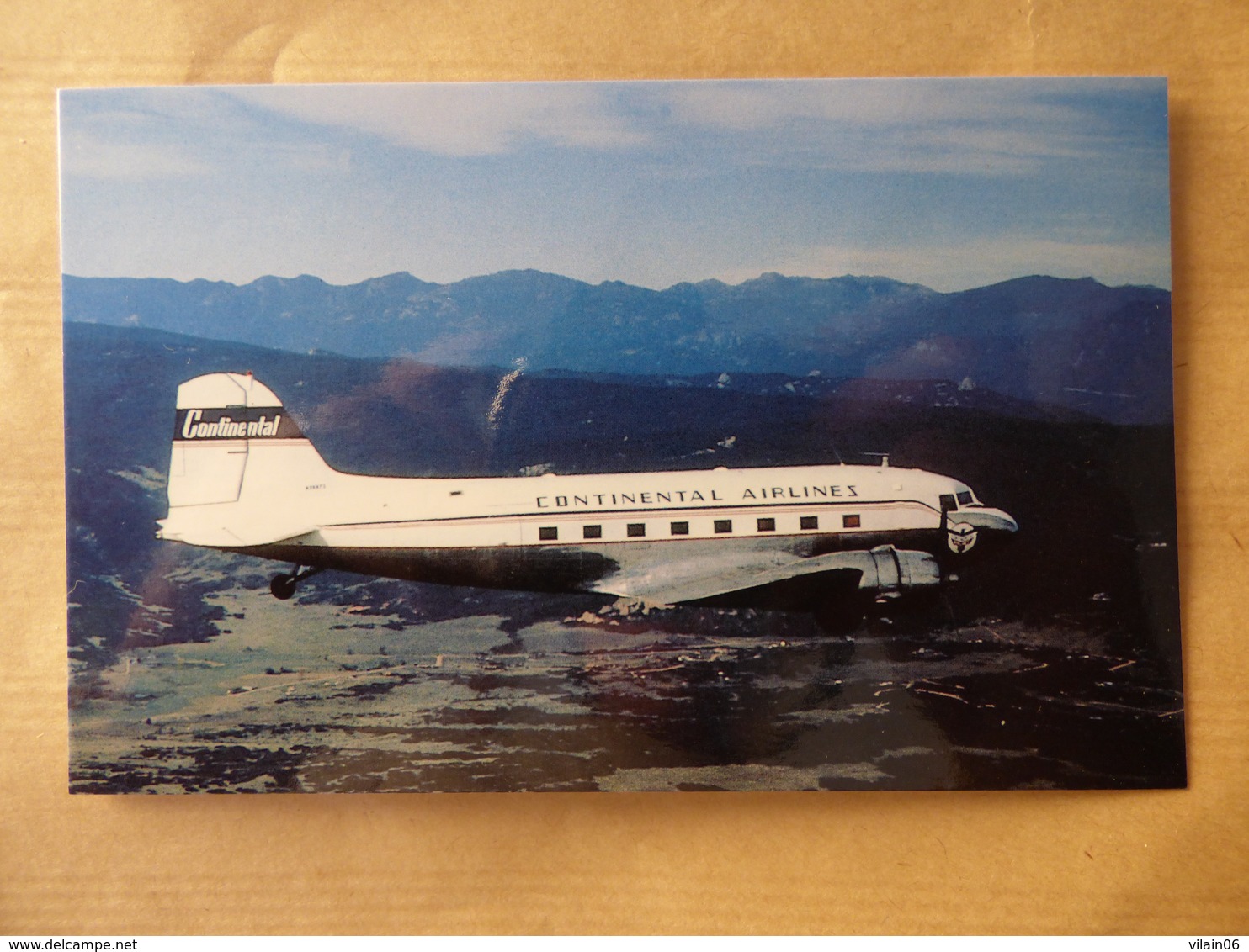 AIRLINE ISSUE / CARTE COMPAGNIE   CONTINENTAL AIRLINES  DC 3 - 1946-....: Era Moderna