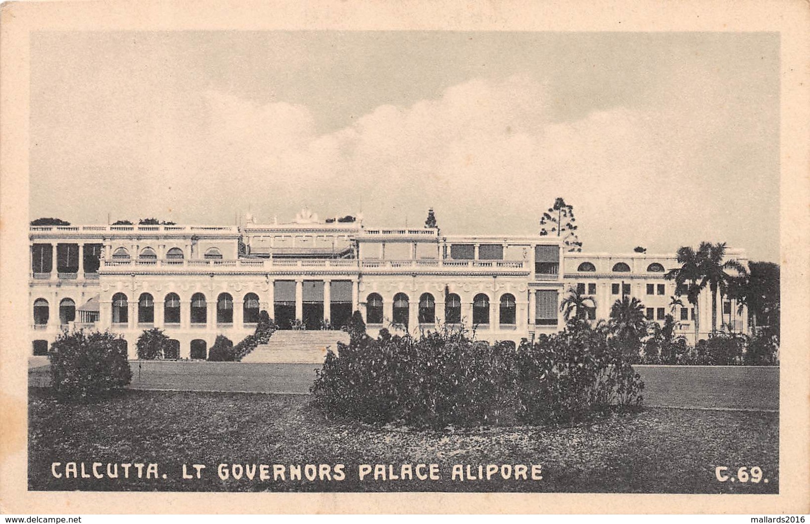 INDIA - CALCUTTA - LT GOVERNOR'S PALACE, ALIPORE ~ AN OLD POSTCARD #99614 - India