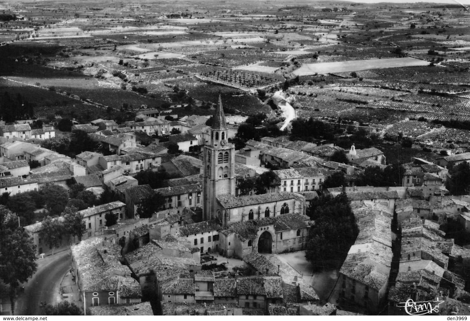 MONTAGNAC - Vue Aérienne Du Centre Du Village Et L'Eglise - Montagnac