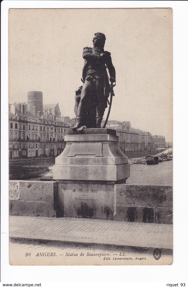 98 ANGERS - Statue De Beaurepaire - Angers