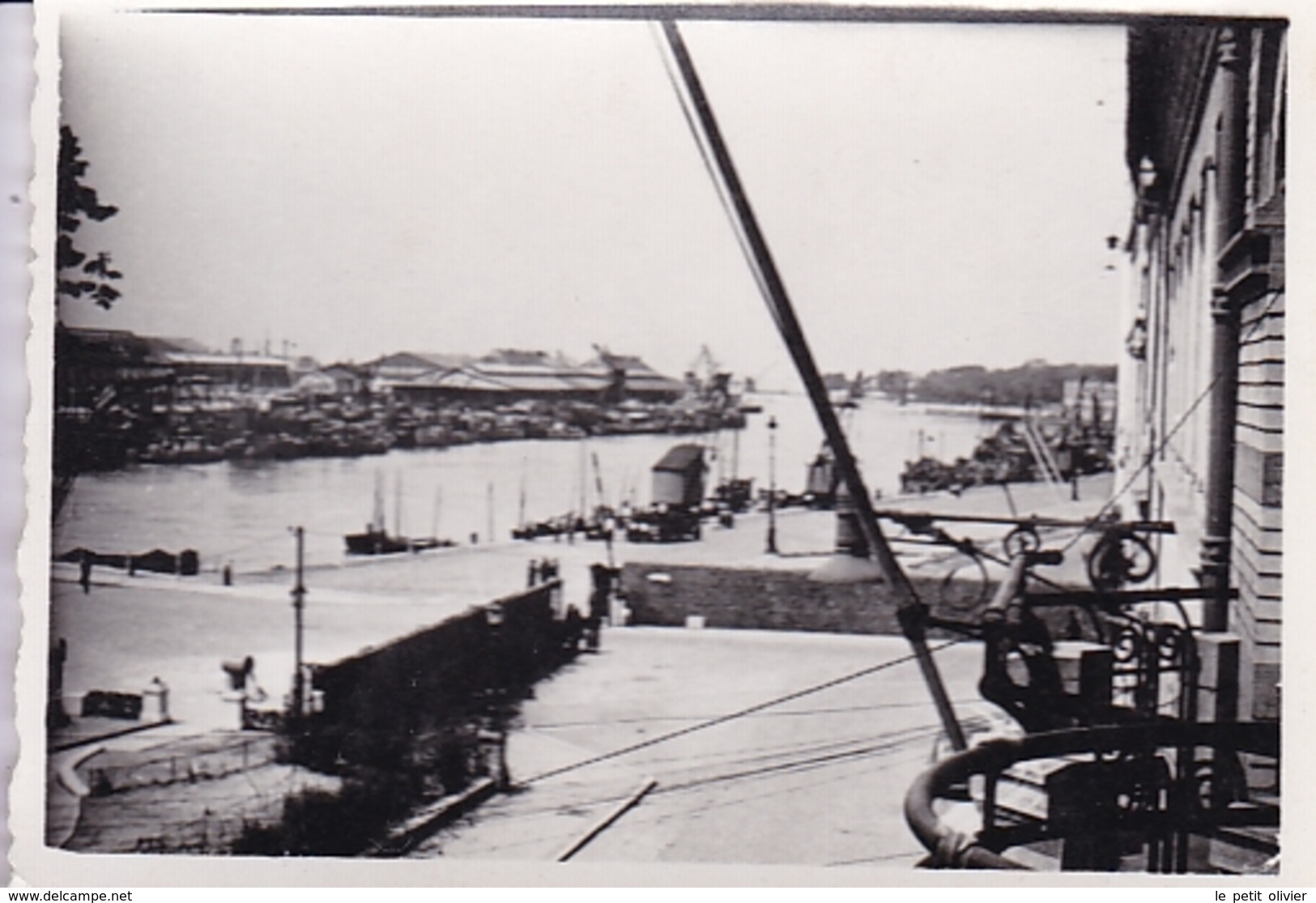 PHOTO ORIGINALE 39 / 45 WW2 WEHRMACHT FRANCE BOULOGNE VUE SUR LES QUAIS - Guerre, Militaire