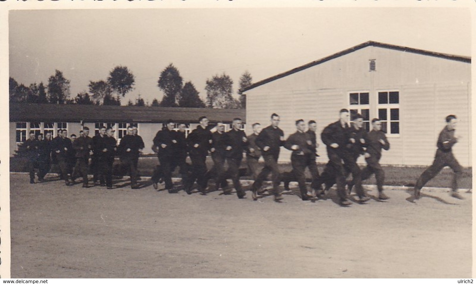 AK Foto Gruppe Deutsche Soldaten Beim Morgensport - 2. WK (45461) - Guerre 1939-45