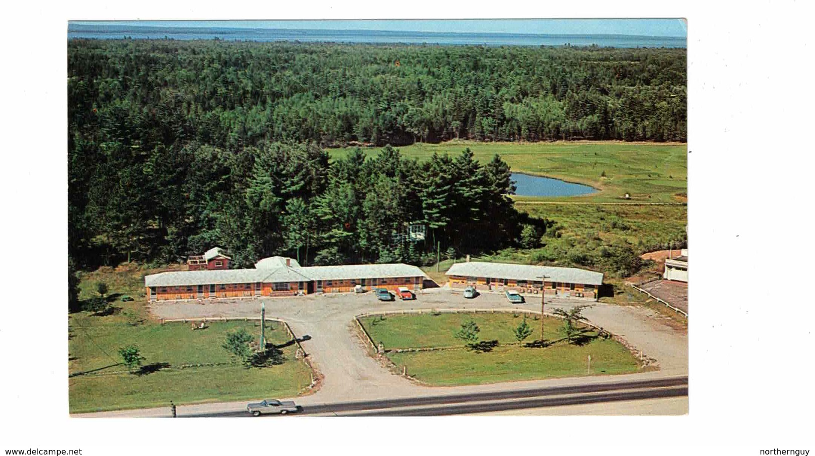 NORTH BAY, Ontario, Canada, Pine Hill Motel, Old Chrome Advertising Postcard, Nipissing County - North Bay
