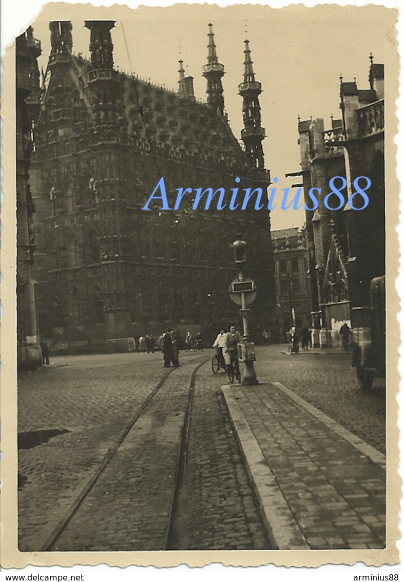 Belgique - Leuven - Louvain, Sous L'occupation Allemande - Wehrmacht, 1940 - Hôtel De Ville - Stadhuis - Grote Markt - Guerre, Militaire