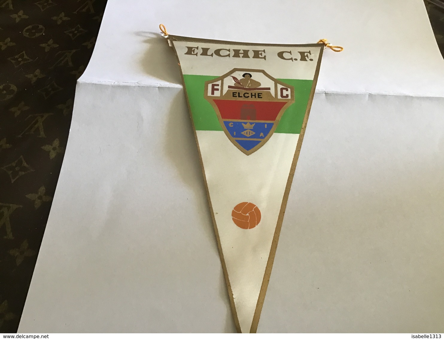 Écusson Fanion En Plastique   Blason    C F Elche Espagne Illice Augusta - Ecussons Tissu