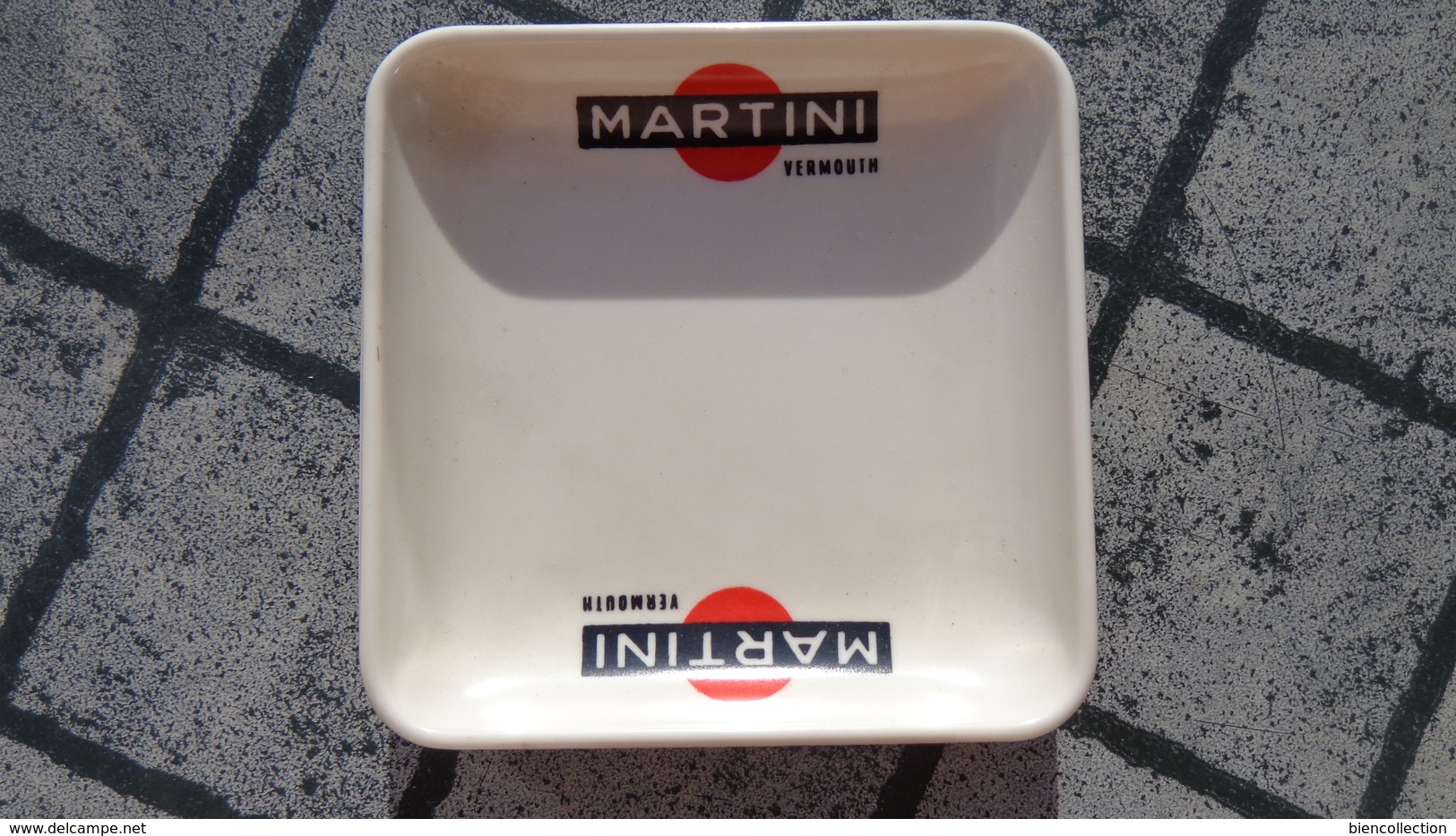 Cendrier Martini Vermouth En Bakelite - Otros & Sin Clasificación