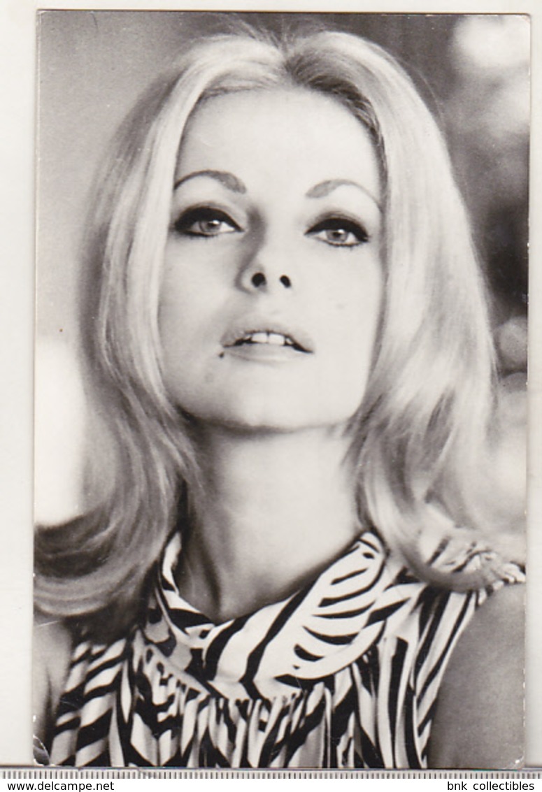 Romania Old Uncirculated Postcard - Movie Stars - Virna Lisi - Acteurs