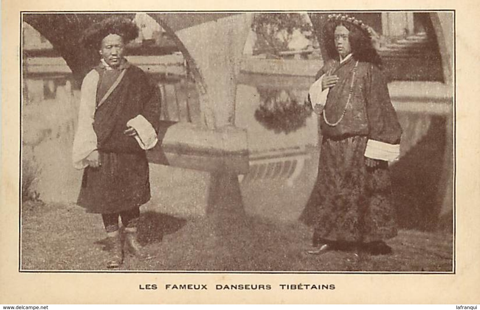 Pays Div-ref W470- Tibet -danseurs Tibetains - Tibettan Dancers -danse - Exposition Arts Decoratifs Paris 1925  - - Tibet