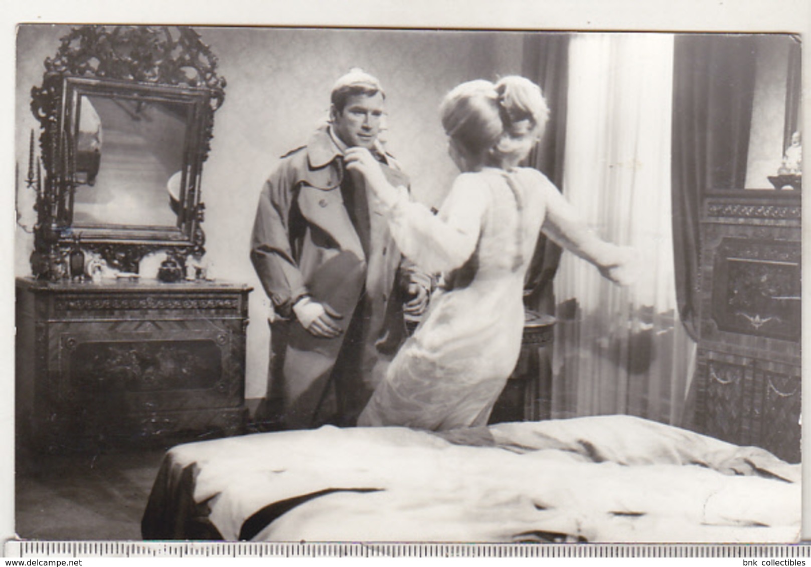 Romania Old Uncirculated Postcard - Movie Stars - Ken Clark And Daniela Bianchi - Acteurs