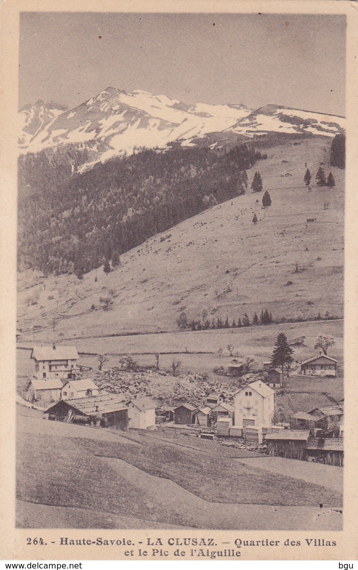 La Clusaz (74) - Quartier Des Villas Et Le Pic De L'Aiguille - La Clusaz