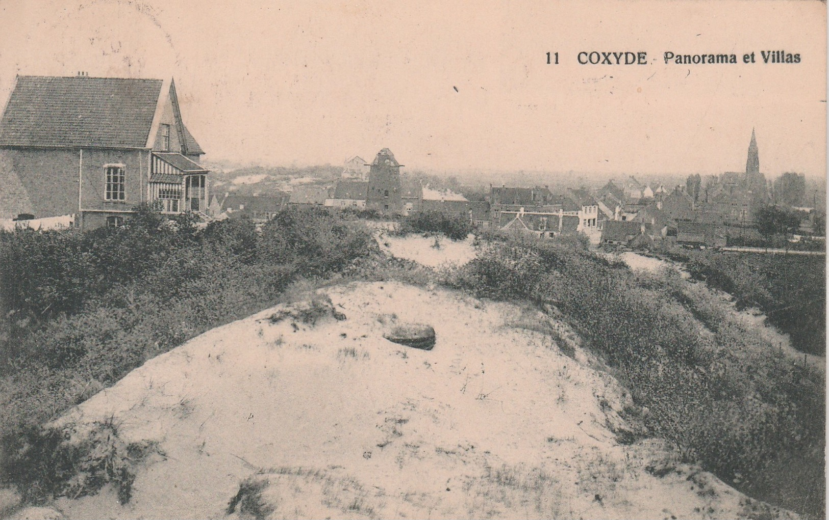 Koksijde - Coxyde    : Panorama Et Villas , ( Molen , Moulin ,  église ,   Kerk , église  ,( N° 11 ) - Koksijde