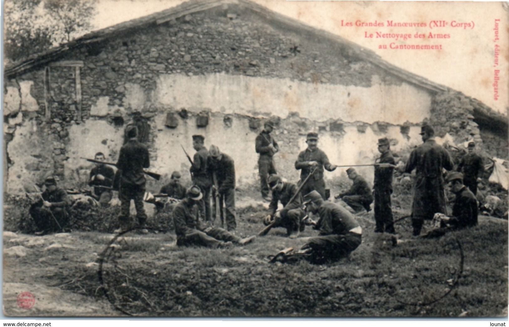 Militaire - Les Grandes Anoeuvres - Le Nettoyage Des Armes Au Cantonnement (XII Corps) - Manovre