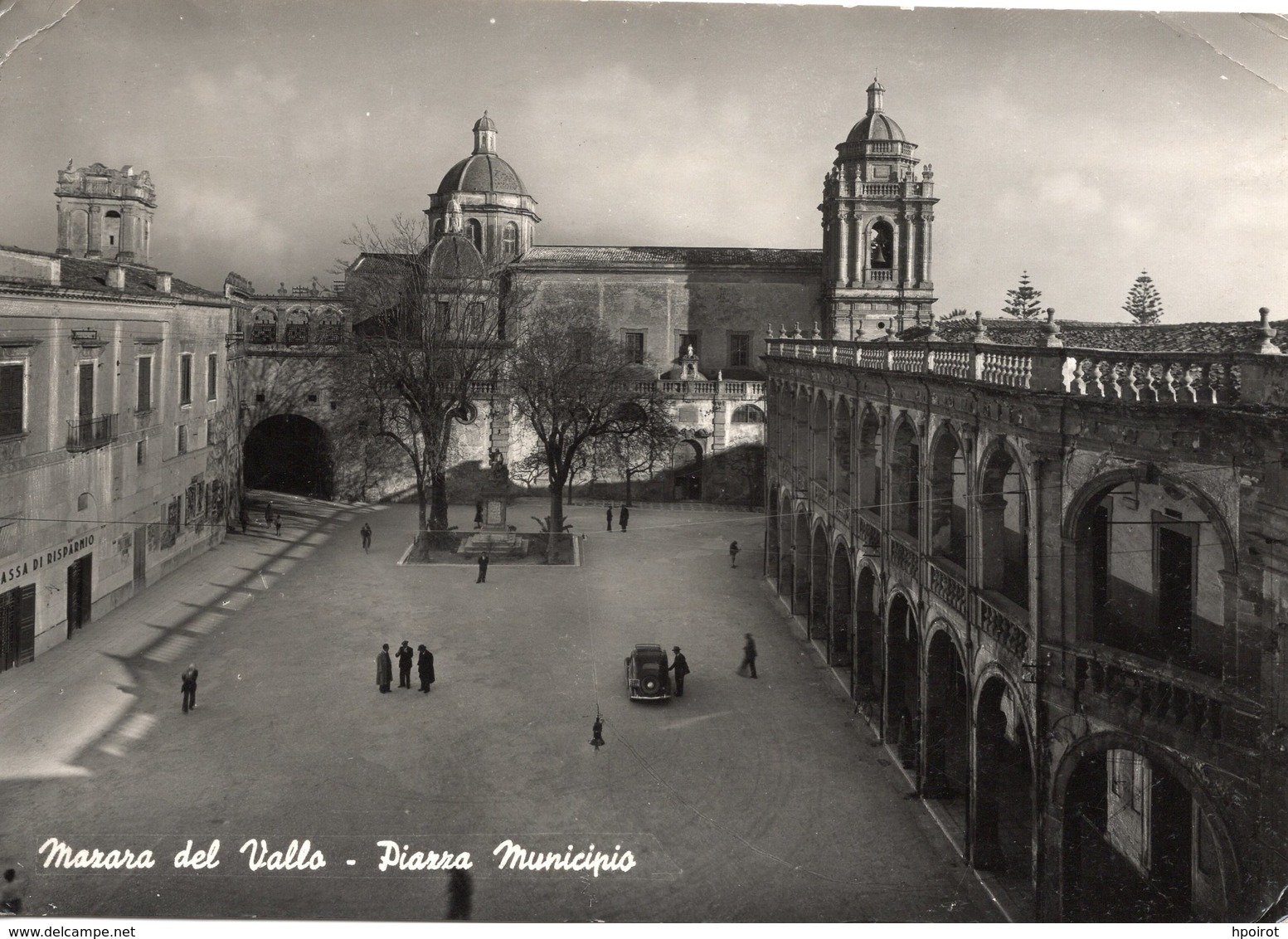 MAZARA DEL VALLO - PIAZZA MUNICIPIO - VIAGGIATA 1950 - (rif. S10) - Mazara Del Vallo