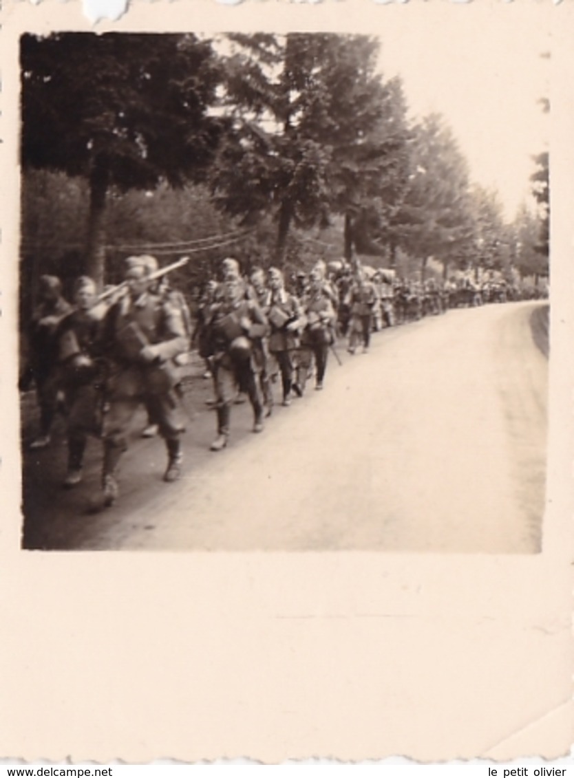 PHOTO ORIGINALE 39 / 45 WW2 WEHRMACHT DEPART DE LA BELGIQUE POUR LA FRANCE REGIMENT DE SOLDATS ALLEMANDS - Guerra, Militares