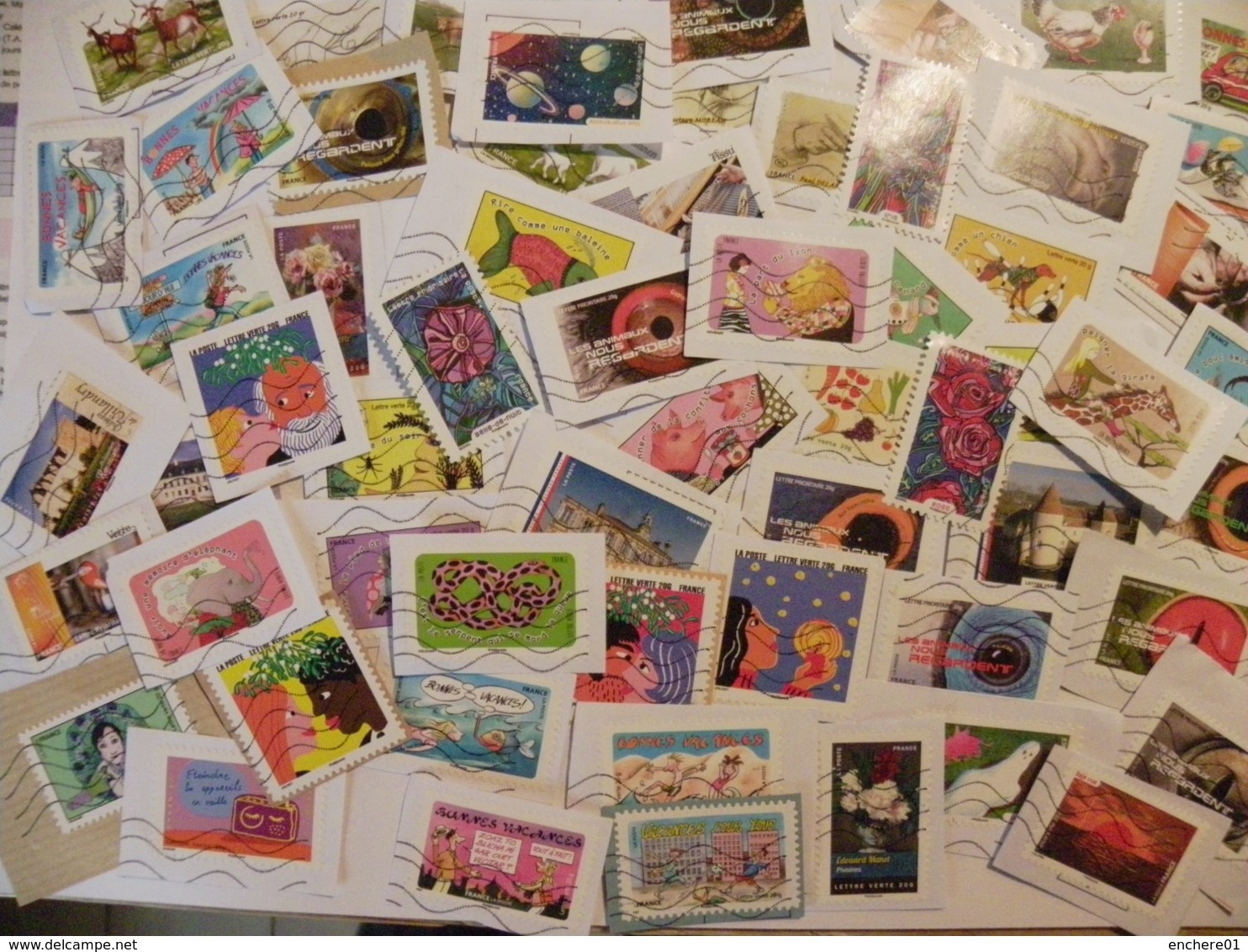 Lot De 200 Timbres De France Avec Les Dernières Nouveautés - Vrac (min 1000 Timbres)