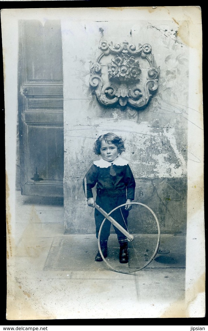 Cpa Carte Photo Enfant Jeu Du Cerceau Roue    DEC19-04 - Jeux Régionaux