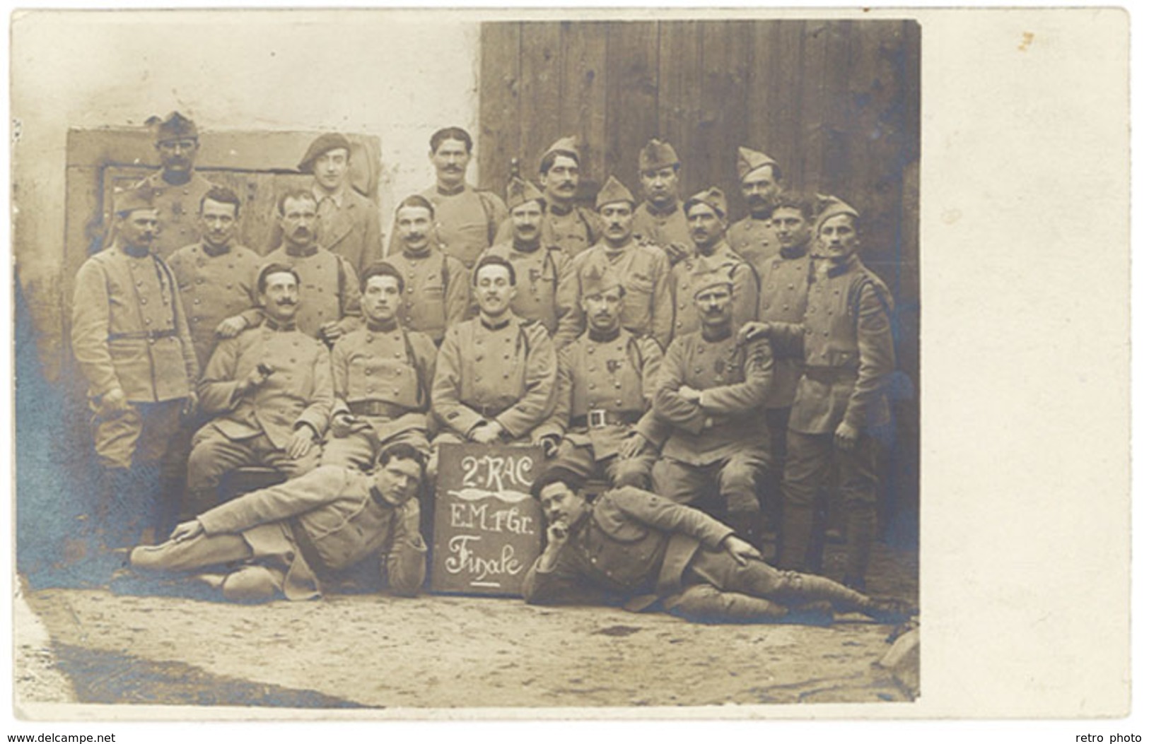 Cpa Carte-photo Militaire , Soldats, 2e R.A.C. E.M. 1er Gr Finale, écrite Vers Charmes ( Ardèche ) - Characters