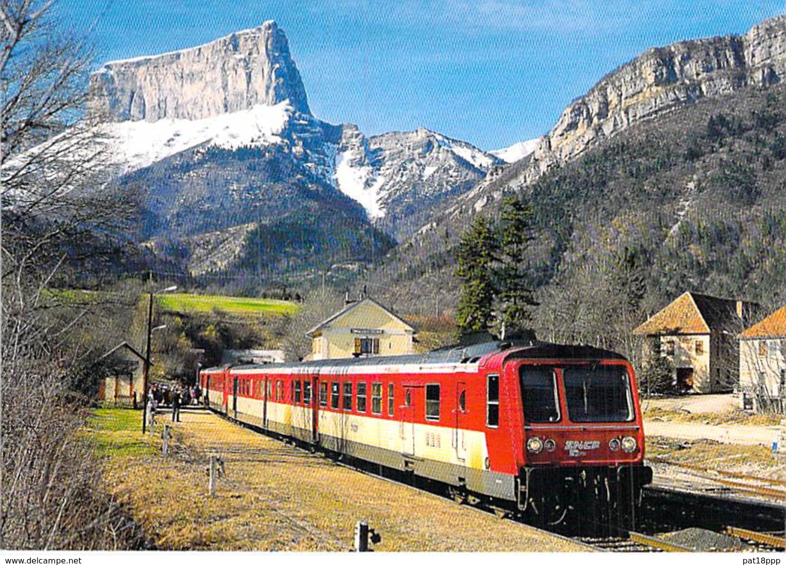 ** Lot De 3 CPM GF ** TRAINS  Train FRANCE Autorails X 2724-2719-2734  Zug Trenes Bahn Trein Treni - Trains