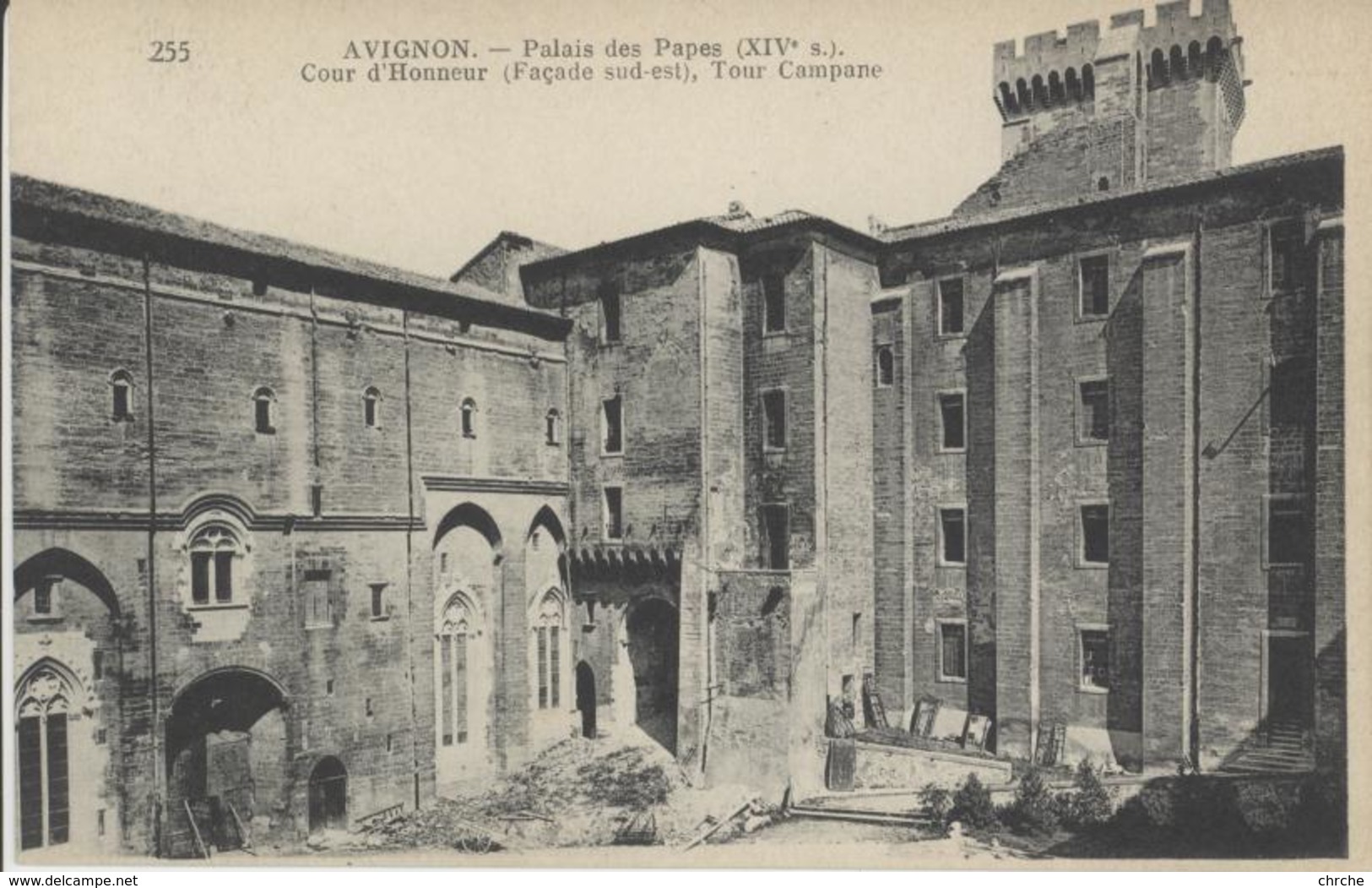 84 - AVIGNON - Palais Des Papes - (XIVe S.) Cour D'Honneur, Tour Campane  (Façade Sud-est), - Avignon