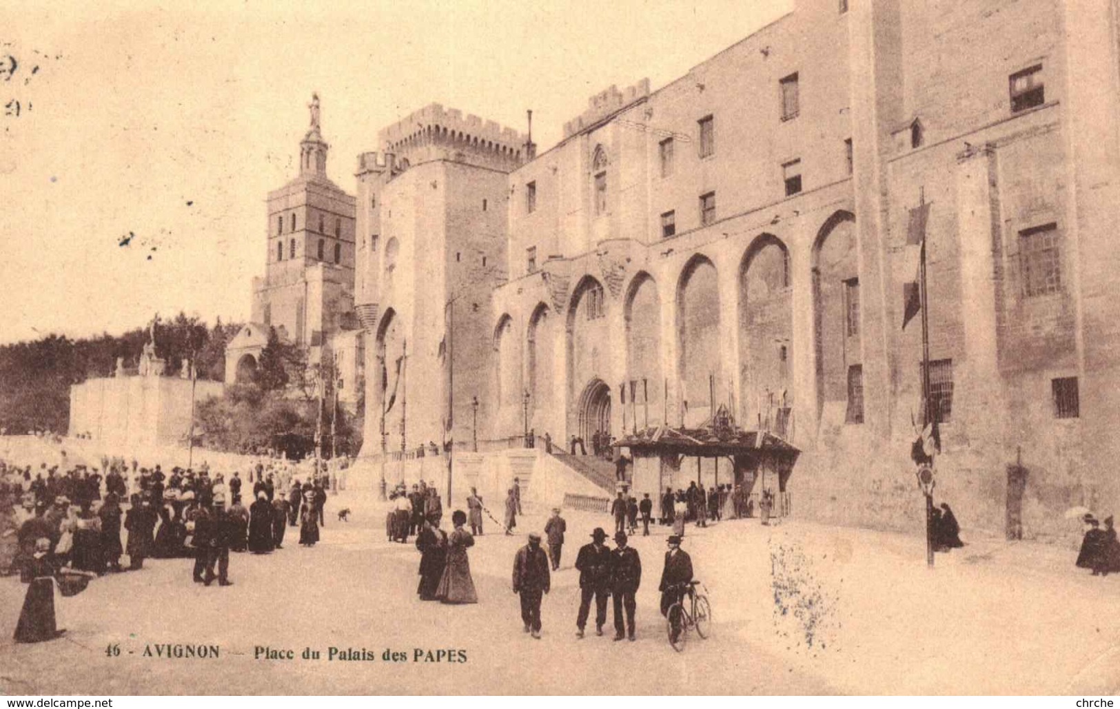 84 - AVIGNON - Place Du Palais Des Papes - Avignon