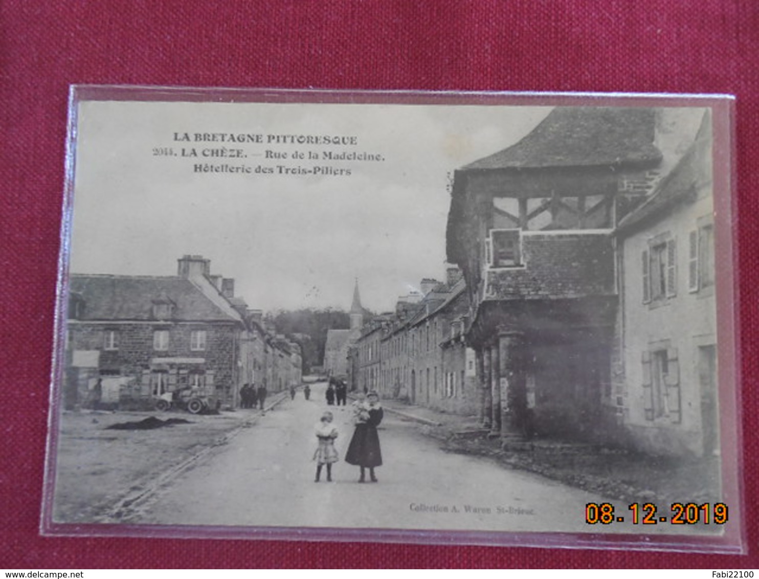 CPA - La Chèze - Rue De La Madeleine - Hôtellerie Des Trois-Piliers - La Chèze