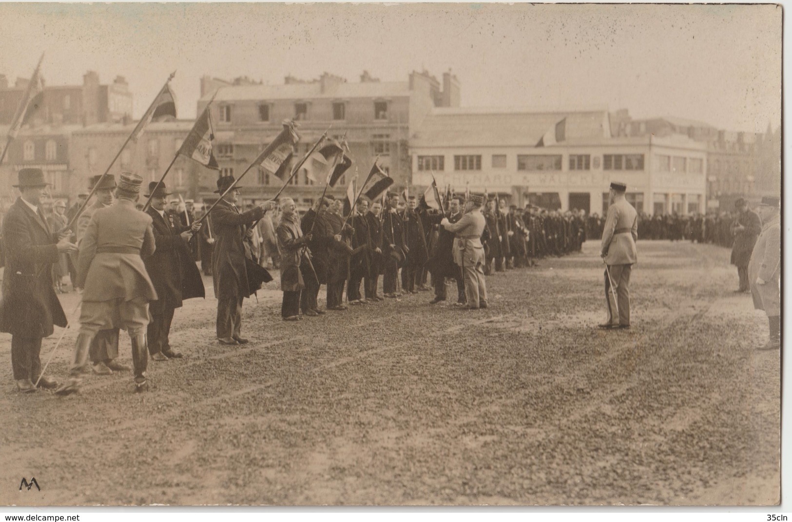 SAINT BRIEUC - Caserne Des Ursulines - Lot 4 Cartes Photos D'une Prise D'Armes Avec Remise De Décorations. - Saint-Brieuc