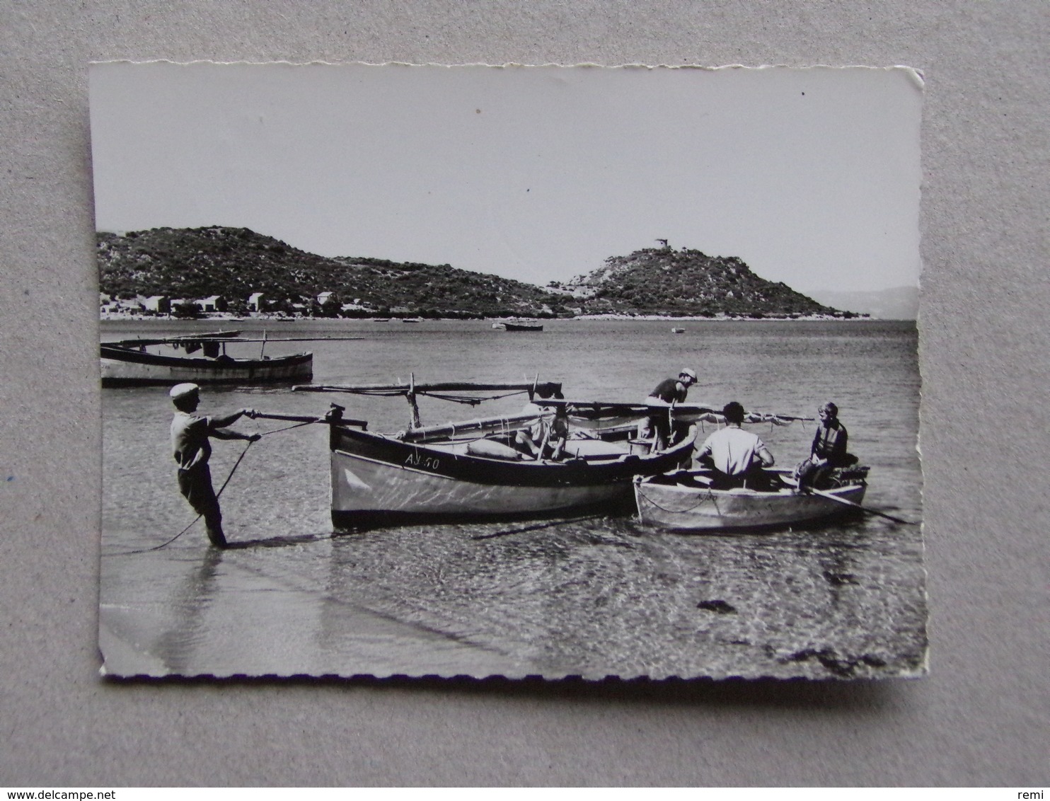 2A 20 Corse Plage De CAMPOMORO Barque De Pêche Pêcheur Attention Carte Coupée à Gauche - Other & Unclassified