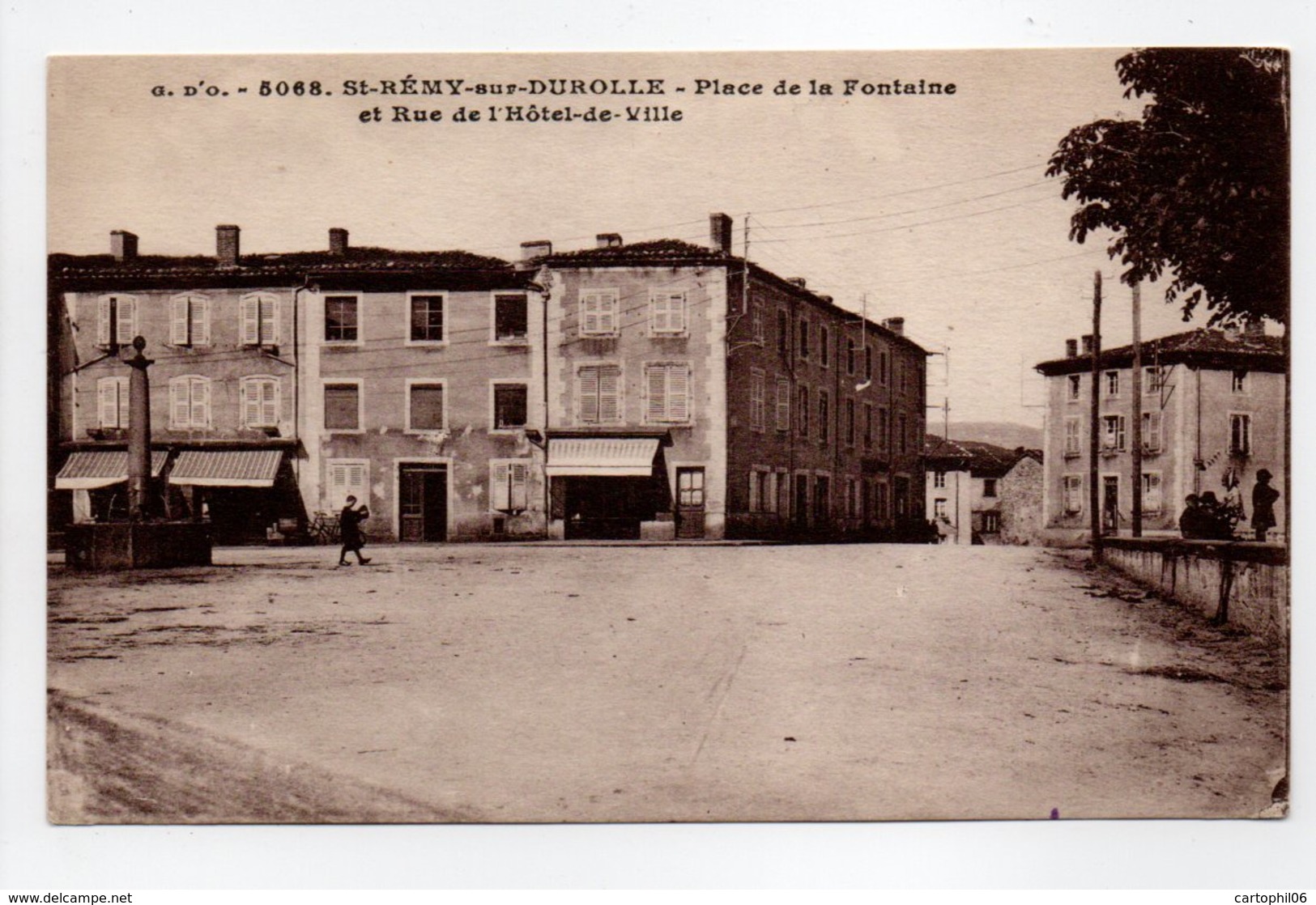 - CPA SAINT-RÉMY-SUR-DUROLLE (63) - Place De La Fontaine Et Rue De L'Hôtel-de-Ville - Editions Gouttefangeas 5068 - - Sonstige & Ohne Zuordnung