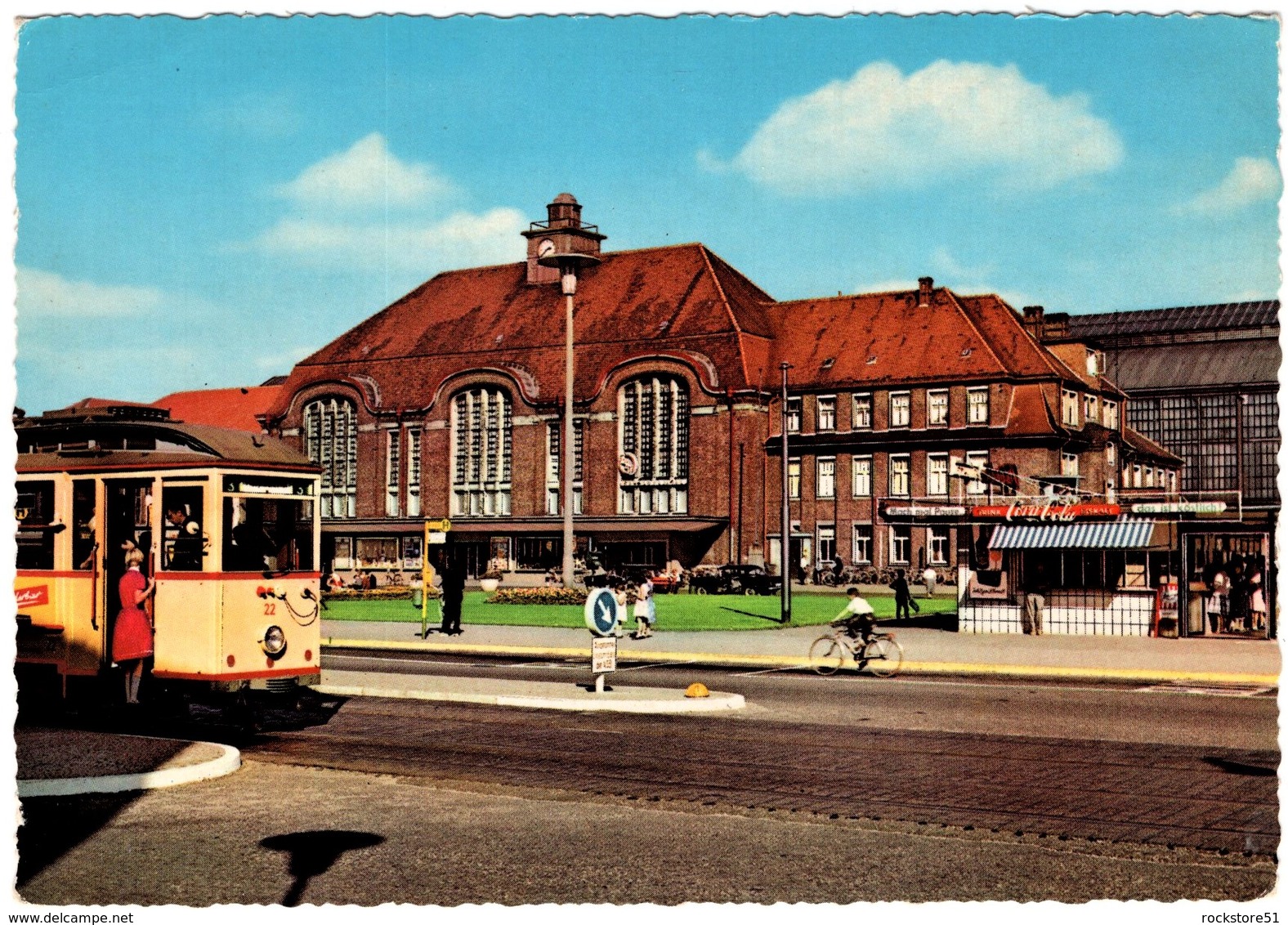 Bremerhaven Hauptbahnhof Mit Strassenbahn - Bremerhaven