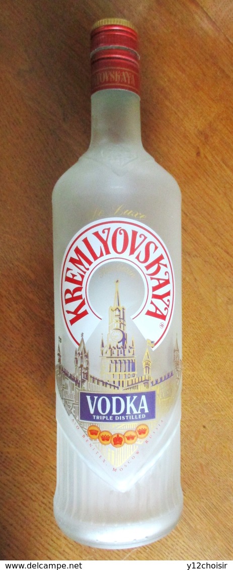 BOUTEILLE VODKA WODKA DE LUXE FINE GRAIN VIDE 1 LITRE KREMLYOVSKAYA BENITEX MOSCOW MOSCOU RUSSIA RUSSIE - Autres & Non Classés